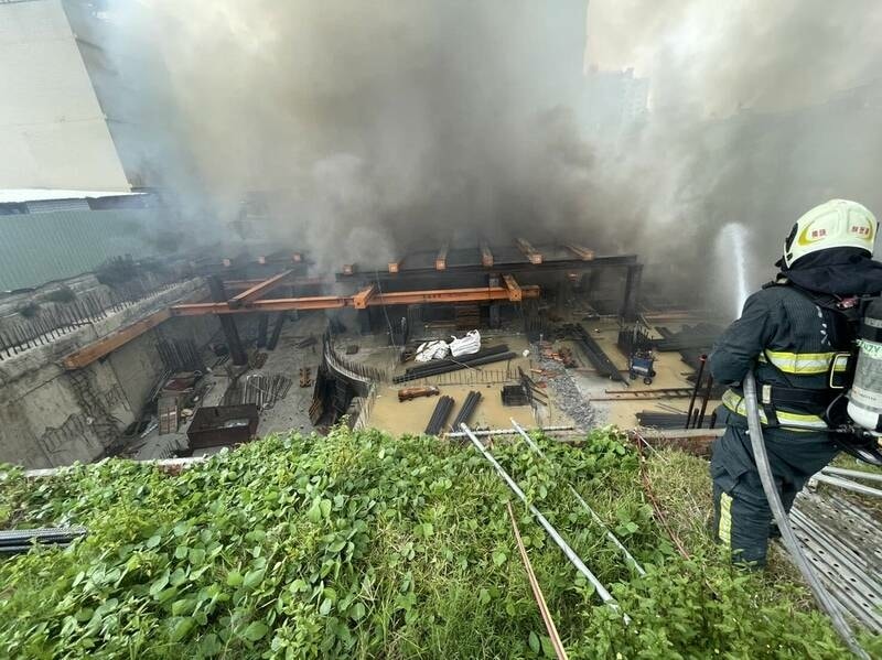 【4-2 何謂爆燃？從瓦斯外洩到油鍋起火，一秒變火球的危險瞬間，設計師與一般民眾都要懂的火災關鍵變化－各類場所消防安全設備設置標準解讀－禾裕室內裝修國際股份有限公司－一般民眾版